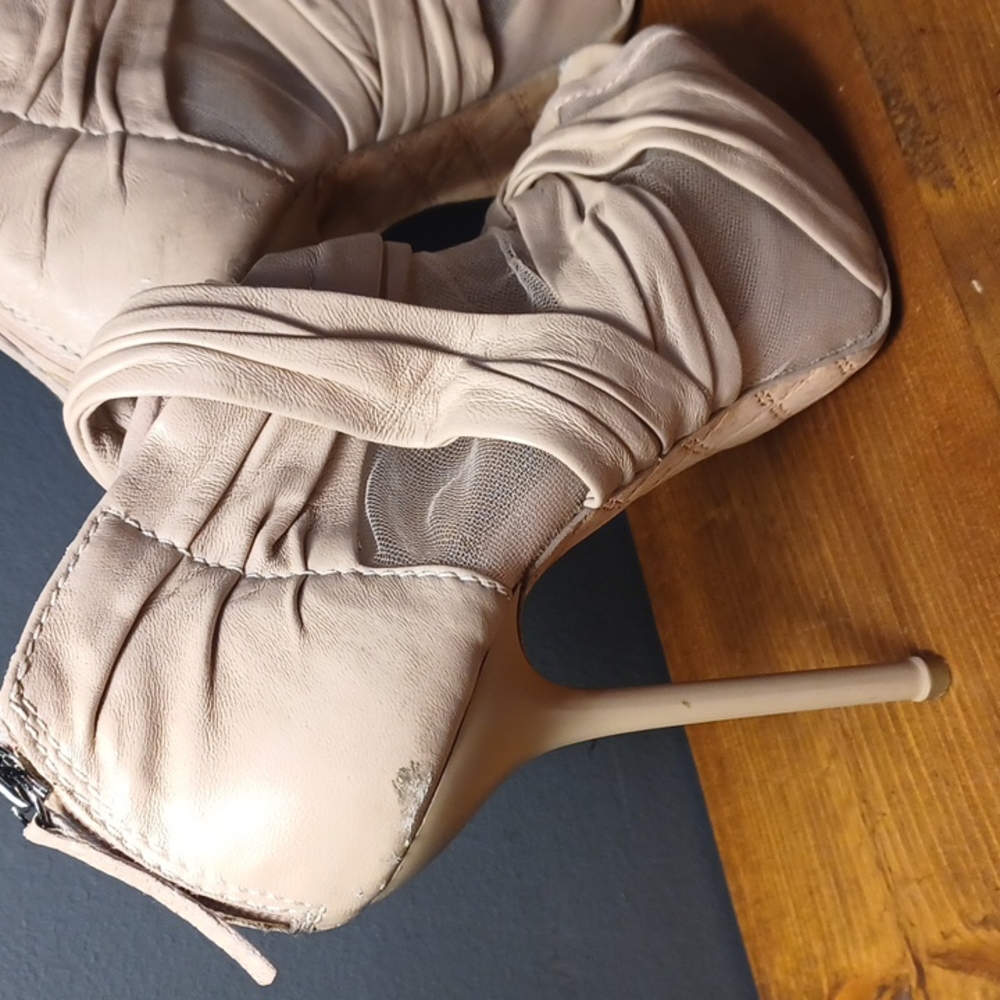 LAMB heels - Picture 2 of 16